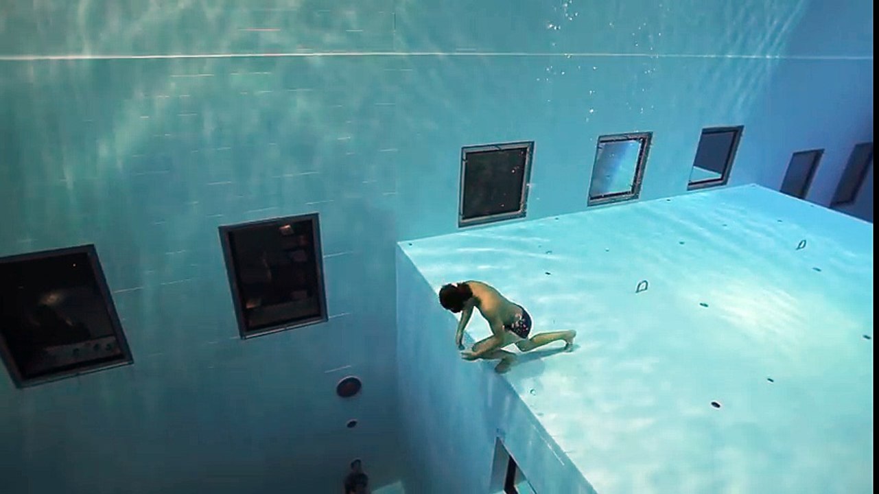 Guillaume Néry playing at NEMO 33, deepest swimming pool in the world