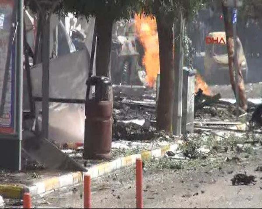 Van'da Bombalı Saldırı: 3 Ağır, 27 Yaralı - 12.06.2016