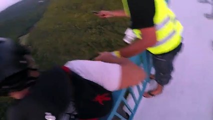 Un accident de BASE jump évité de justesse