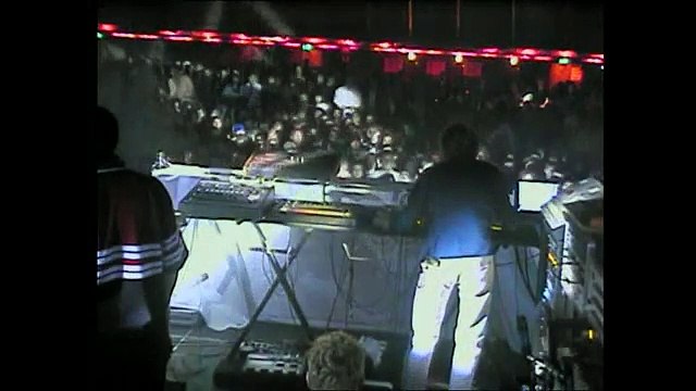 Daft Punk Live @ The Mayan Theatre (17-12-1997) (Angle 6)