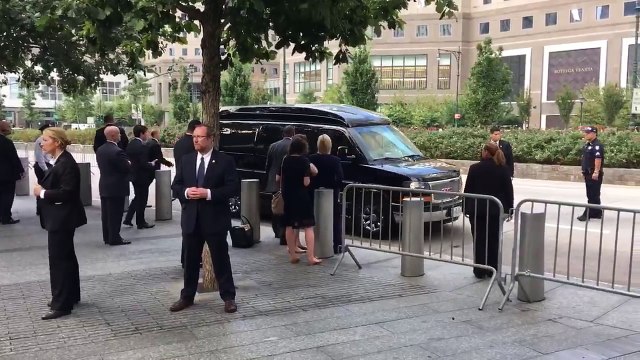 Hillary Clinton fait un malaise lors de la cérémonie de commémoration des attentats du 11 septembre 2001 !