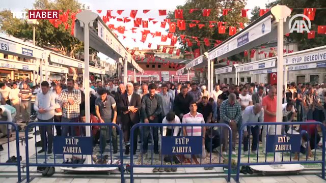 Bayram namazı Eyüp Sultan Camisi'nde kılındı