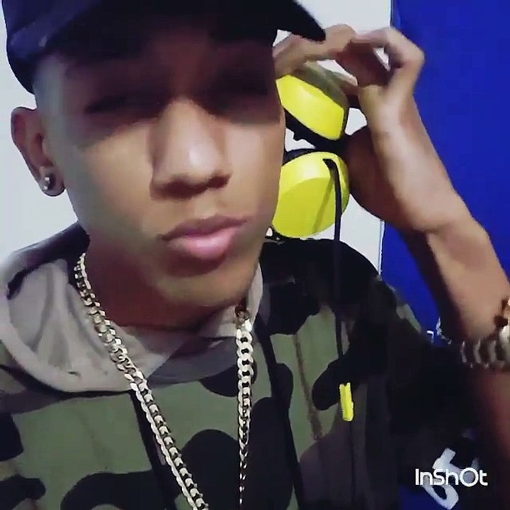 Atomic cantando el tema de bulin 47