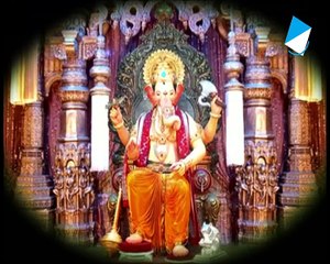 Emraan Hashmi and wife takes Bappa's blessings