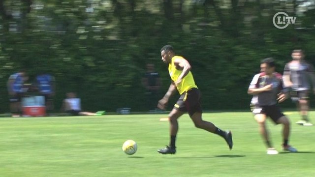 Vai ou fica? Em dia decisivo, Michel Bastos se destaca em treino do São Paulo