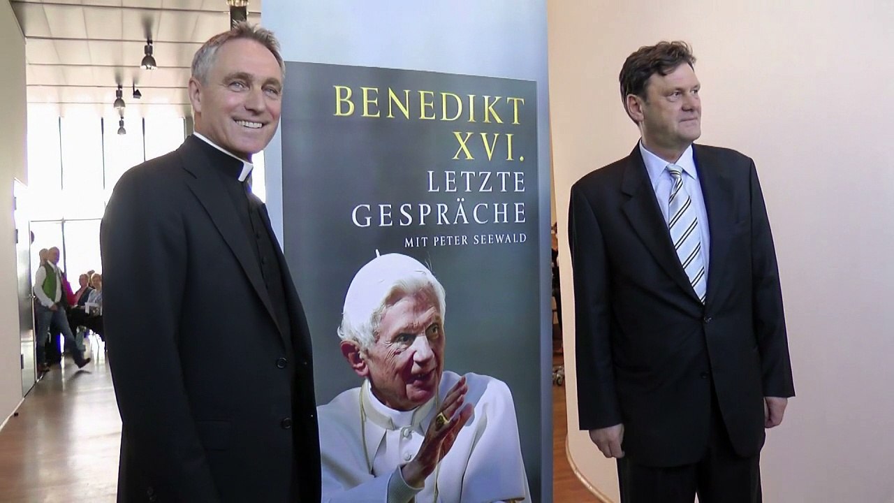Gänswein stellt Papst-Buch 'Letzte Gespräche' vor