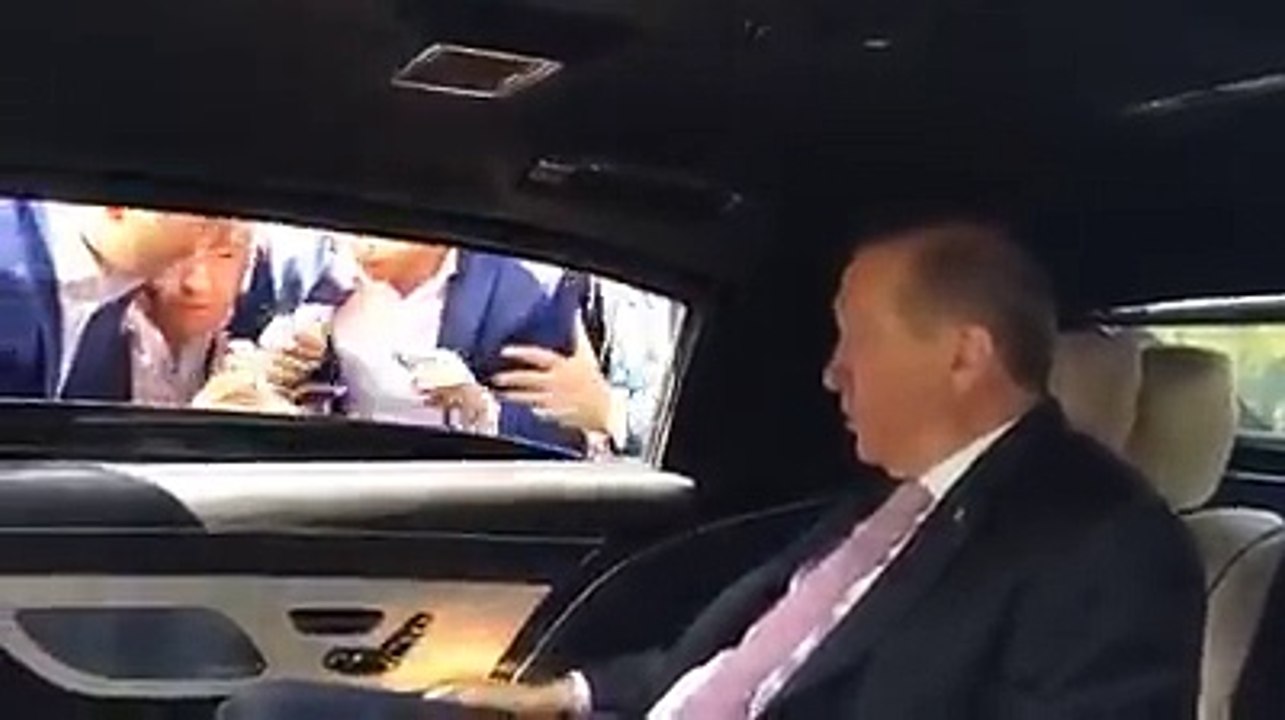Ja përse të gjithë e duan Erdogan-in, - sepse është me popullin.