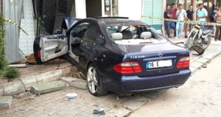 Genç İş Adamını, Nişanlısının Yanında İnfaz Ettiler