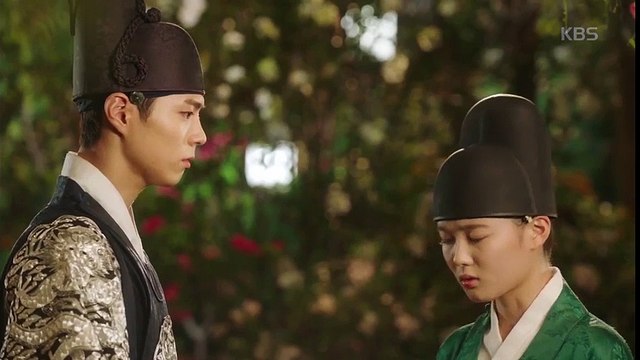 Không cần biết Yoo Jung là trai hay gái, Bo Gum vẫn nhắm mắt đưa môi