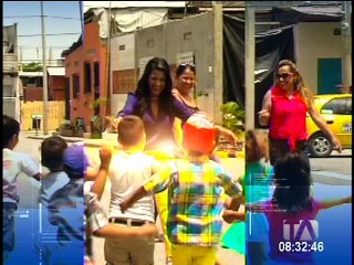 Escuela permanece sucia en Guayaquil