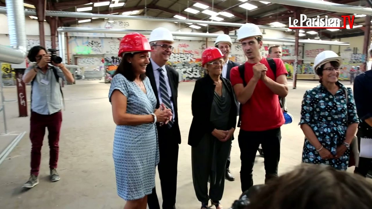 Visite du futur centre pour migrants à Paris