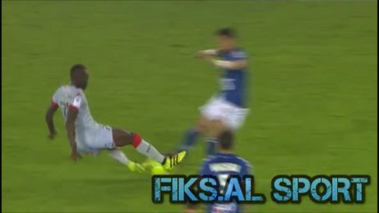 Mahamadou N'Diaye Gets Sent Off For A Crazy Two Footed Tackle vs Strasbourg!