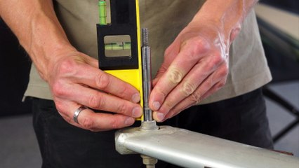 Étape n°4 - Réglage de la verticalité de l'axe