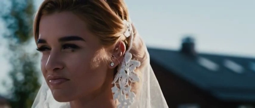 Ксения Бородина в клипе Tony Tonite ft. Кравц (12.09.2016)