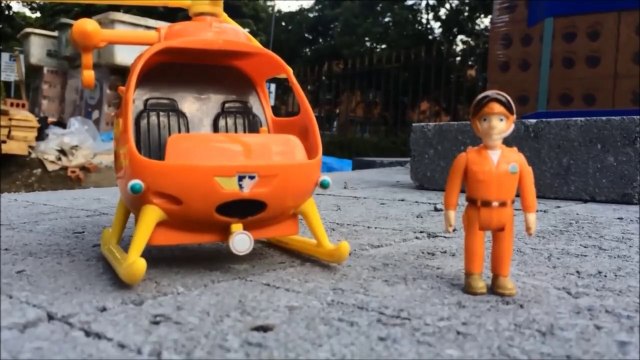 Fireman Sam Toys playset - with Helicopter, Tom Tomas Channel 5 helicoptere Sam le pompier toys jouets kids children