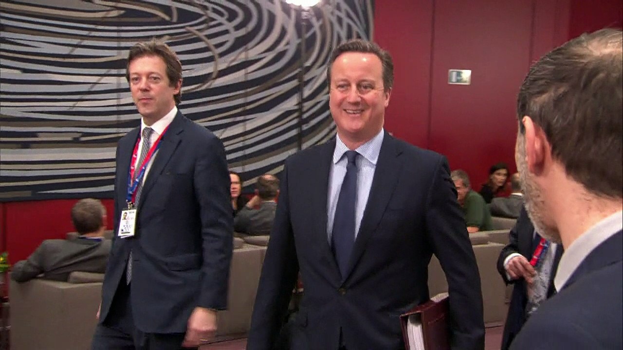 Ex-primeiro-ministro britânico Cameron abandona a política