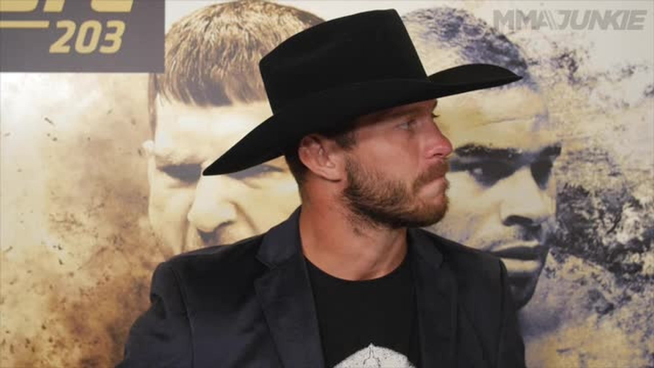 Cowboy Cerrone says contracts were already signed for fight with Robbie Lawler at UFC 205