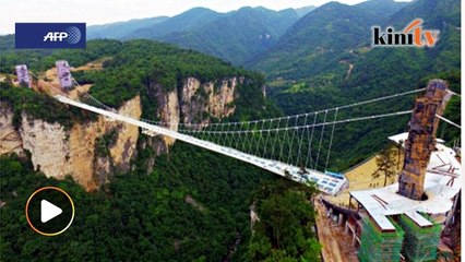 Jambatan tertinggi di dunia hampir siap dibina di China
