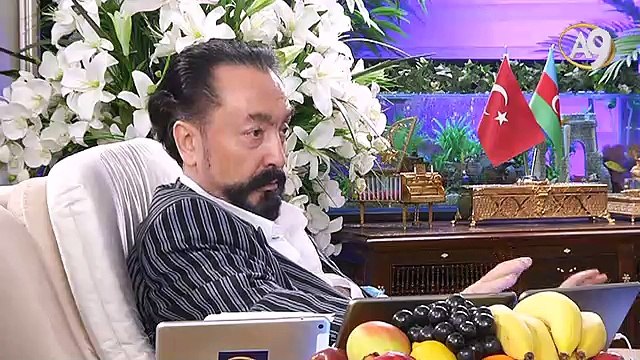 Hz. Musa (as) peygamber olduğunda 70 yaşındaydı. Hz. Mehdi (as) da başa geçtiğinde ileri yaşta olacaktır