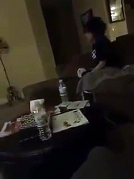 Stoppé en pleine action avec une fille... Par sa mère LOL