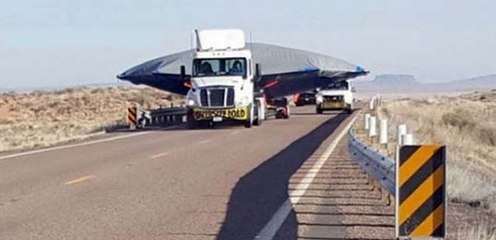 UN HOMME ESSAYE D'ATTERRIR SUR LA ZONE 51 - Sais-tu que?