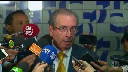 Eduardo Cunha `atira` em Rodrigo Maia após ser cassado