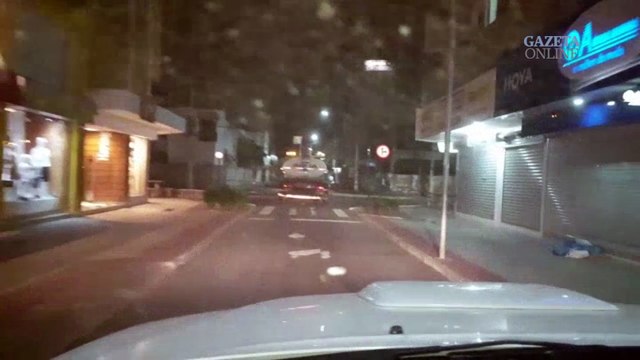 Caminhão de prefeitura molha canteiros e gera revolta por conta da crise hídrica