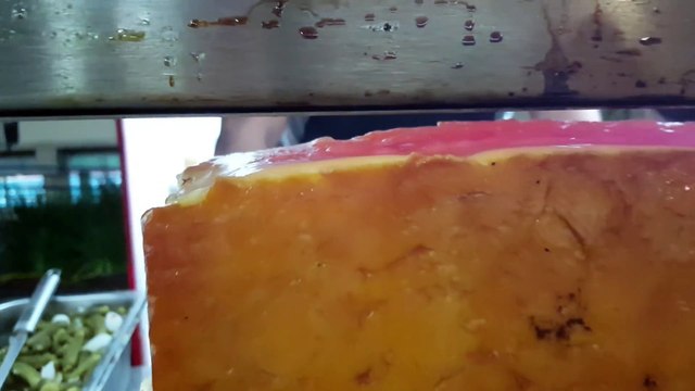 Ce stand de fromage fondu va vous mettre l'eau à la bouche