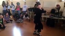 Achas que chegas aos 72 anos a dançar como esta senhora?
