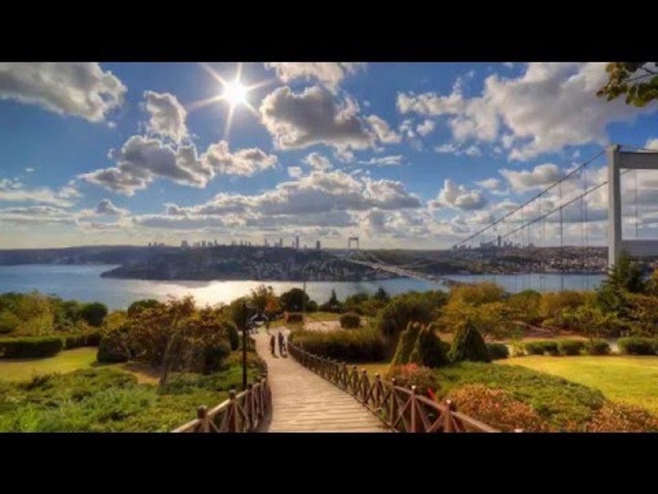 Venhar SAĞIROĞLU İle Her Telden Ebruli & Yahya Kemal BEYATLI - Bir Başka Tepeden (Aziz İstanbul)