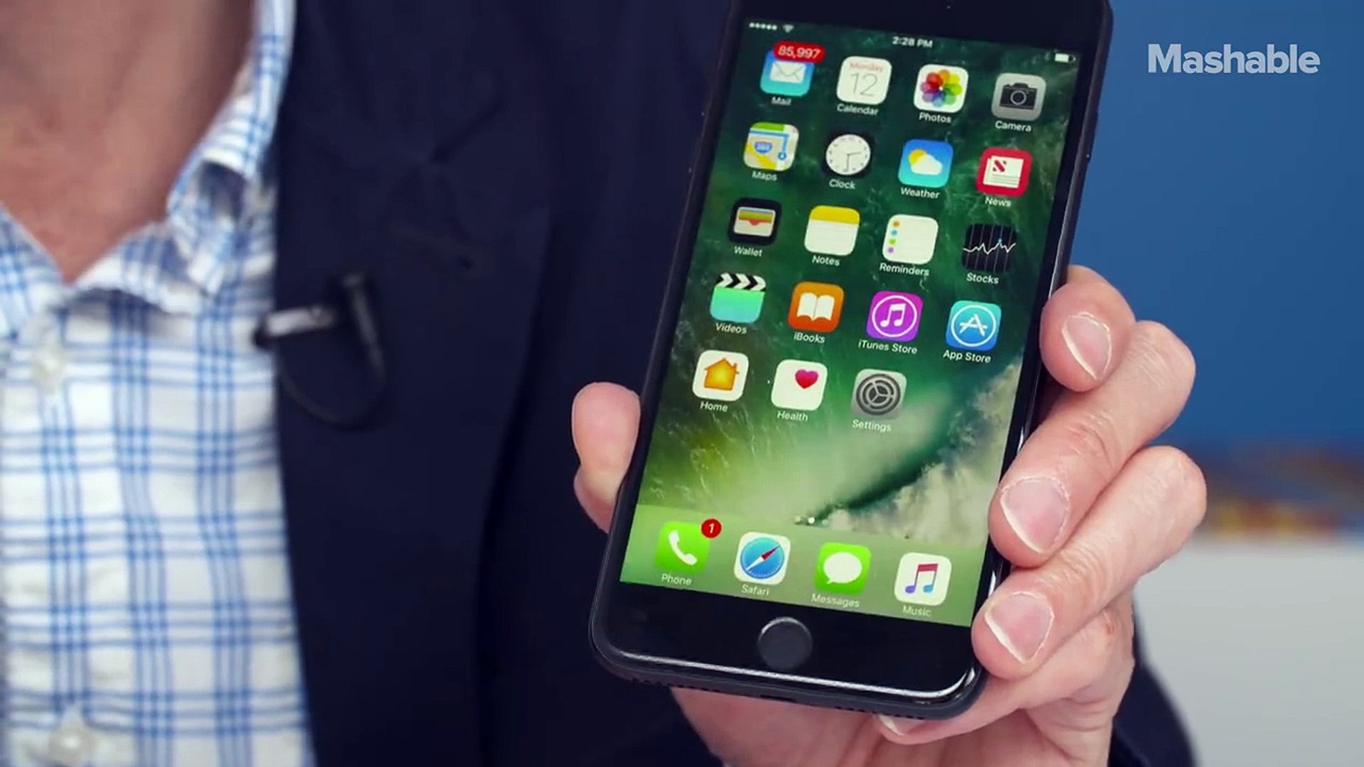 ⁣IPhone 7 Review by Mashable - Tech