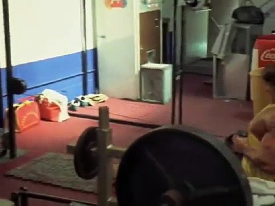 Arnold Schwarzenegger training