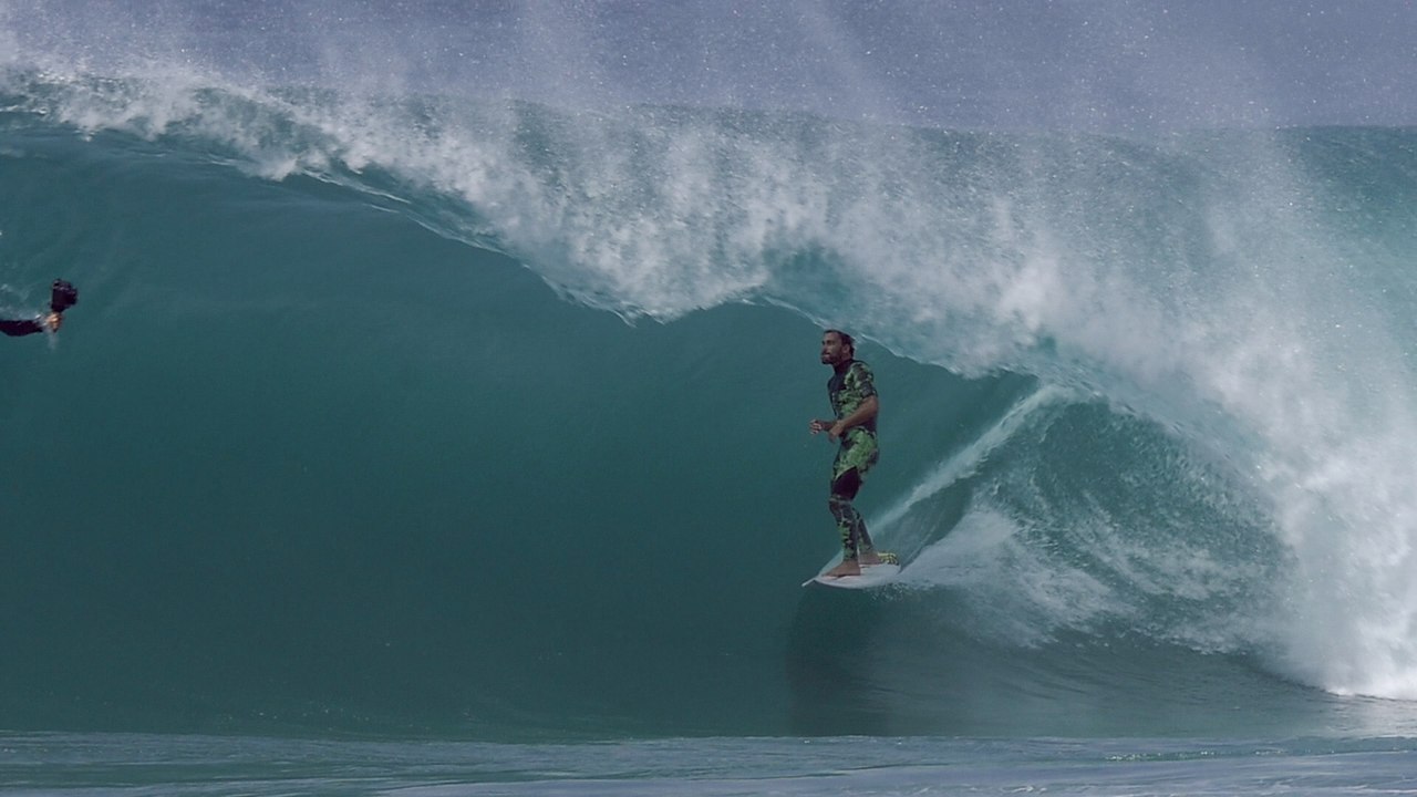Adrénaline - Surf : un dimanche de feu à Hossegor