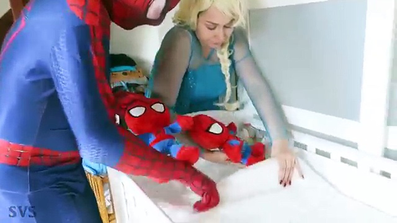 Pregnant FROZEN ELSA vs BAD BABY! w-_ Spiderman -u0026 Pink Spidergirl Twin Babies vs JOKER in Real Life!