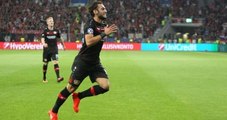 Bayern Leverkusen'li Hakan Çalhanoğlu, CSKA'ya Karşı Enfes Bir Gol Attı