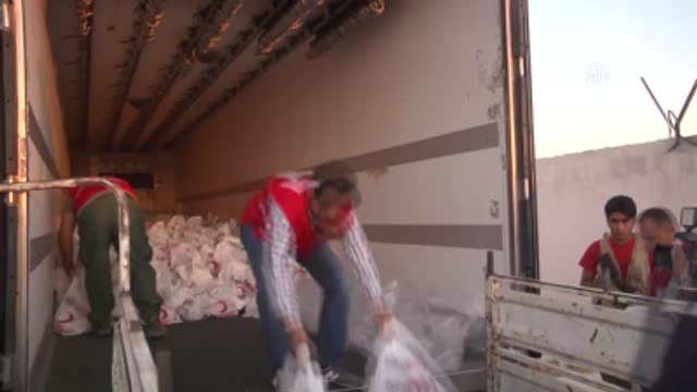 Türk Kızılayı Cerablus'ta Kurban Eti Dağıttı