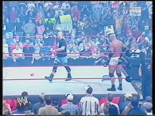 Goldberg drinks beer with Steve Austin (2003-05-05)