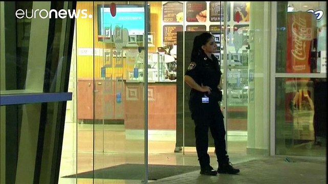 Israel: former President Shimon Peres in induced coma following stroke