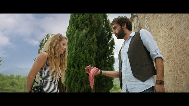 Çok Uzak Fazla Yakın filmi 2016