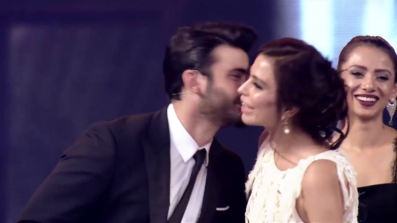 Lux Style Awards 2016 FAWAD KHAN NAY  AWARD TORH DIYA | Her Pal Geo