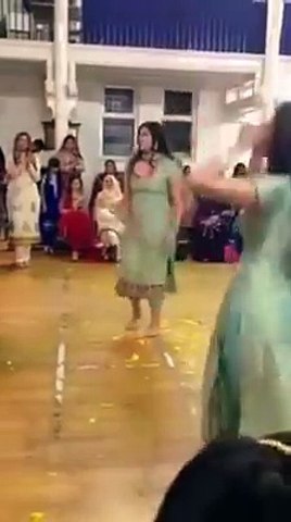 shadi main hua nanga mujra