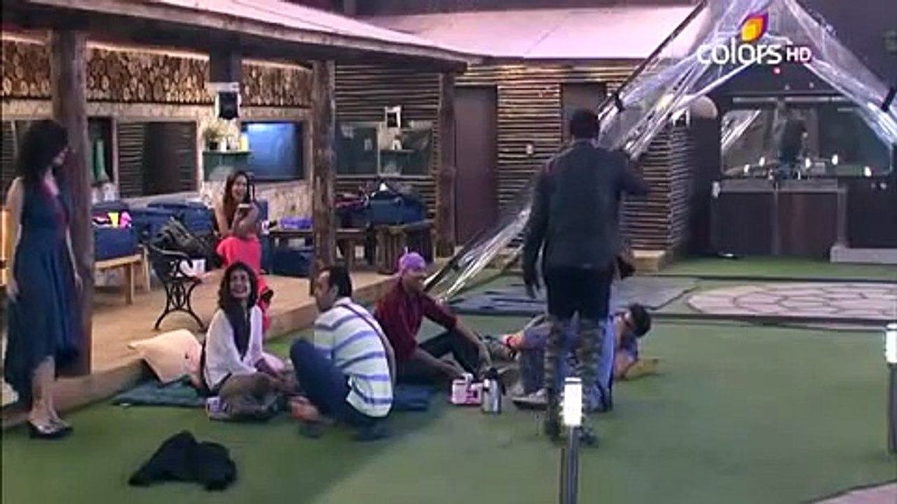 Ajaz khan physical fight with Ali quli mirza _ Big Boss 8