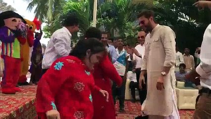 Shahid Afirdi with special persons