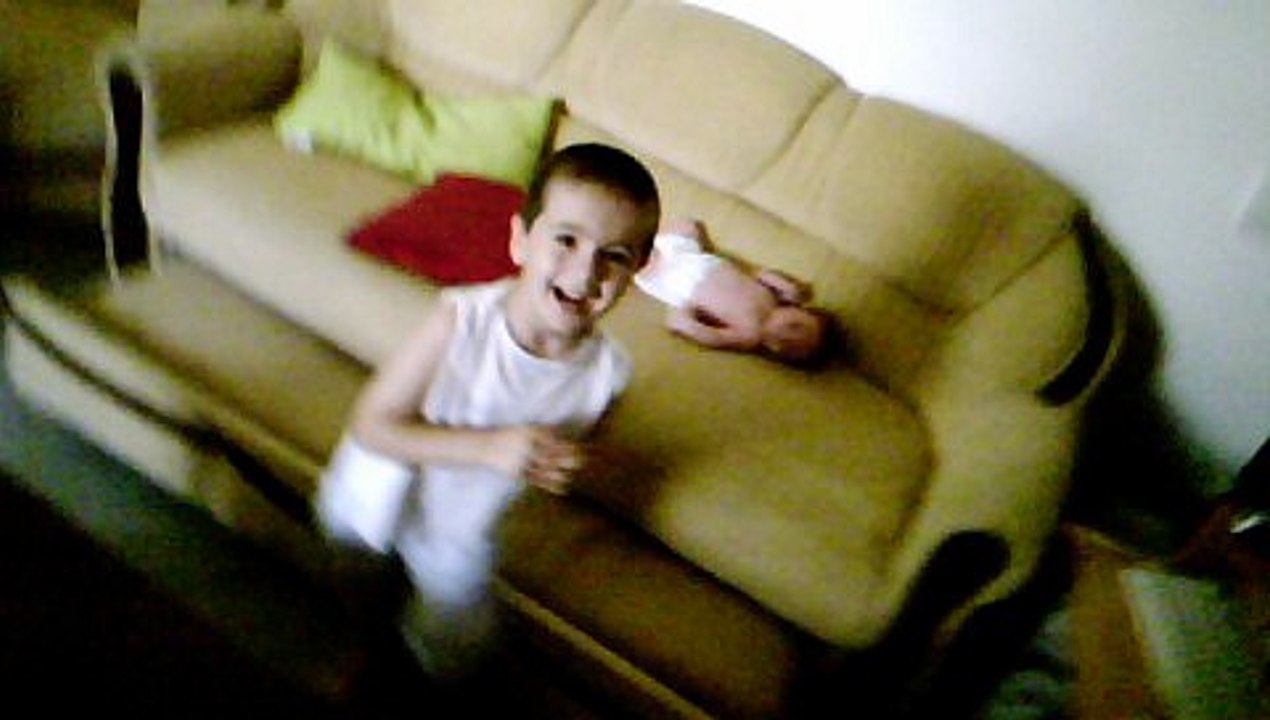 mon bb charly et kevin sont frére que j aime