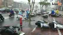 Red Alert issued as Typhoon Meranti makes land in Taiwan