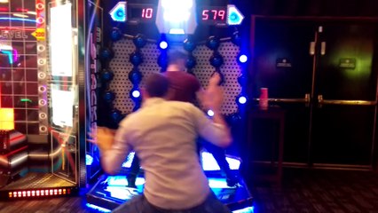 Ce mec saoul défonce le meilleur score d'un jeu d'arcade !