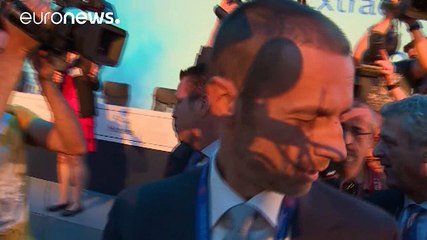 Video herunterladen: UEFA: Esloveno Aleksander Ceferin é o novo líder do futebol europeu