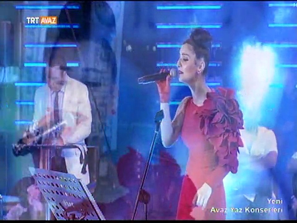 Sibel Pamuk - Hastane Önünde İncir Ağacı (Canlı Performans)