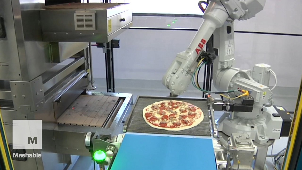 This restaurant is using robots to make pizza