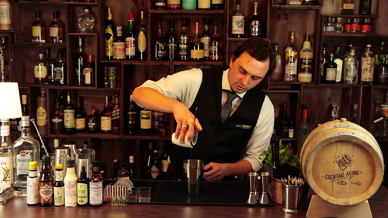 White Lady - Gin Cocktail selber mixen - Schüttelschule by Banneke